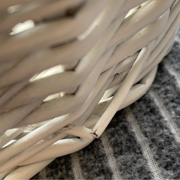 Vintage Basket / Home Decor Basket / Vintage White Basket / Old Fruit Basket. - Picture 7 of 17